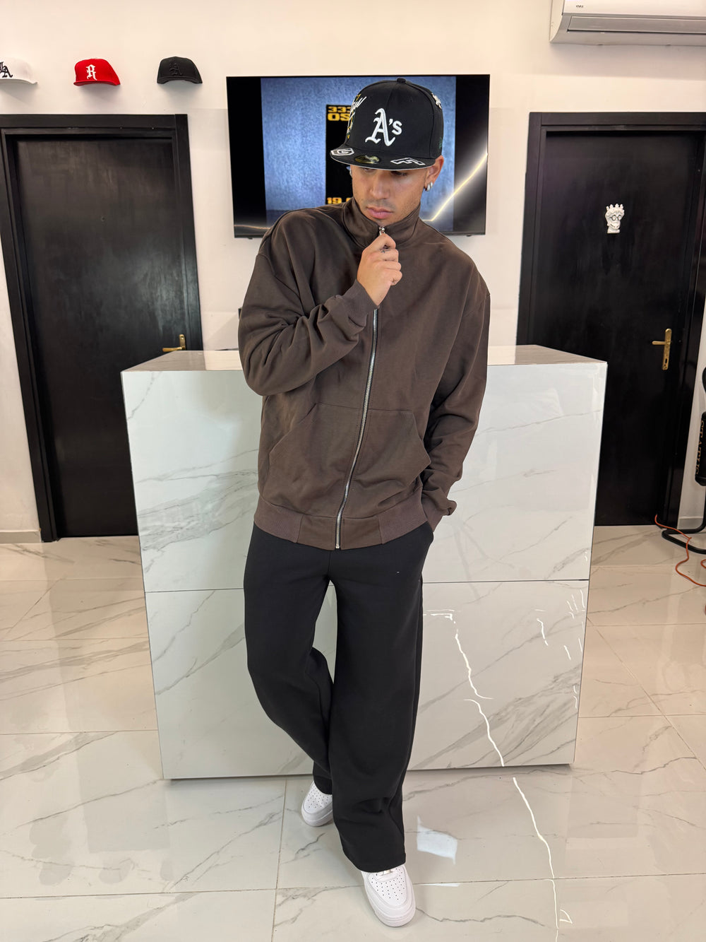 Felpa Collo Alto Zip Garzata Marrone Duca Homme | Caldo Streetwear
