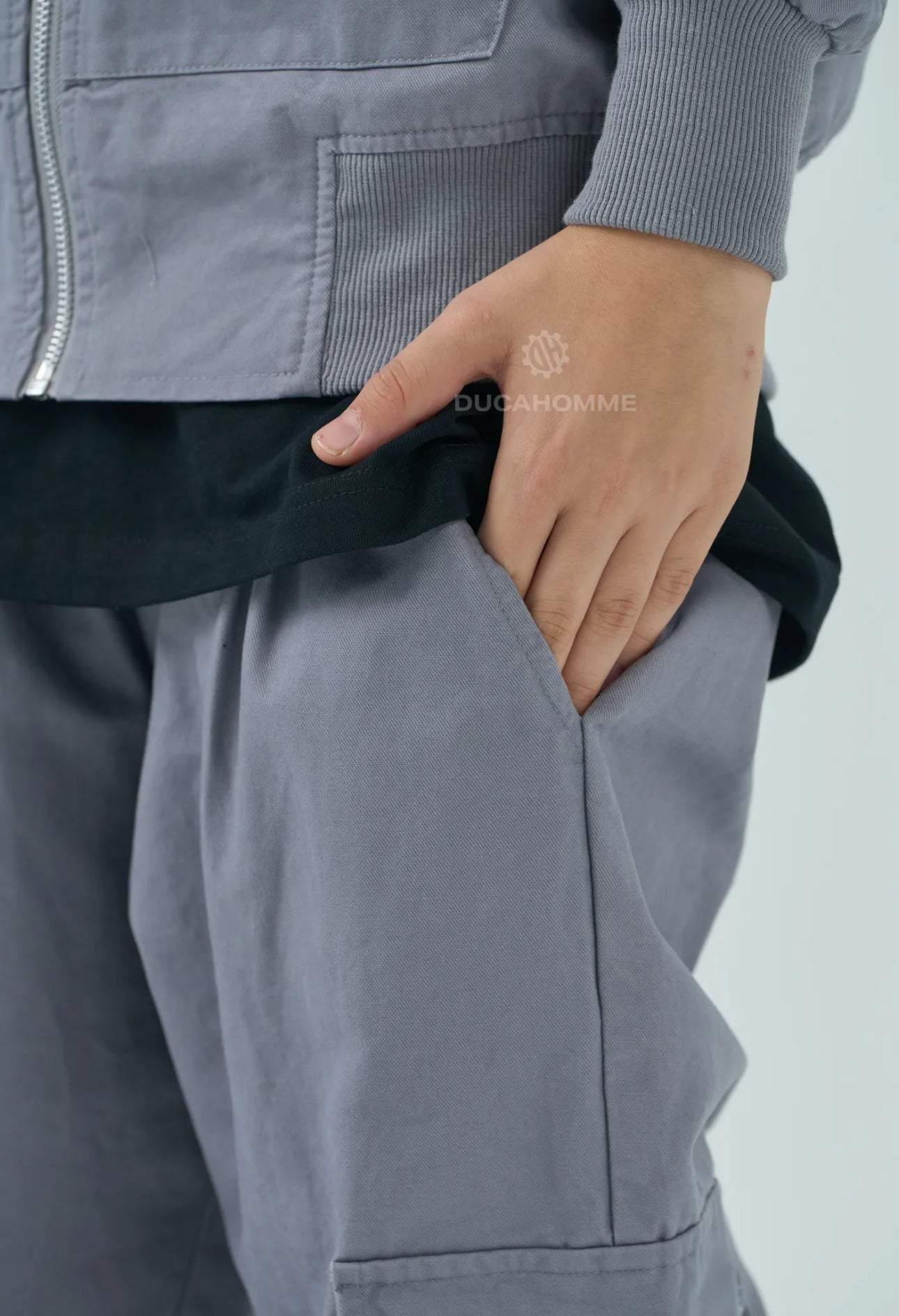 pantaloni con tascone da uomo abbigliamento duca homme status roma online