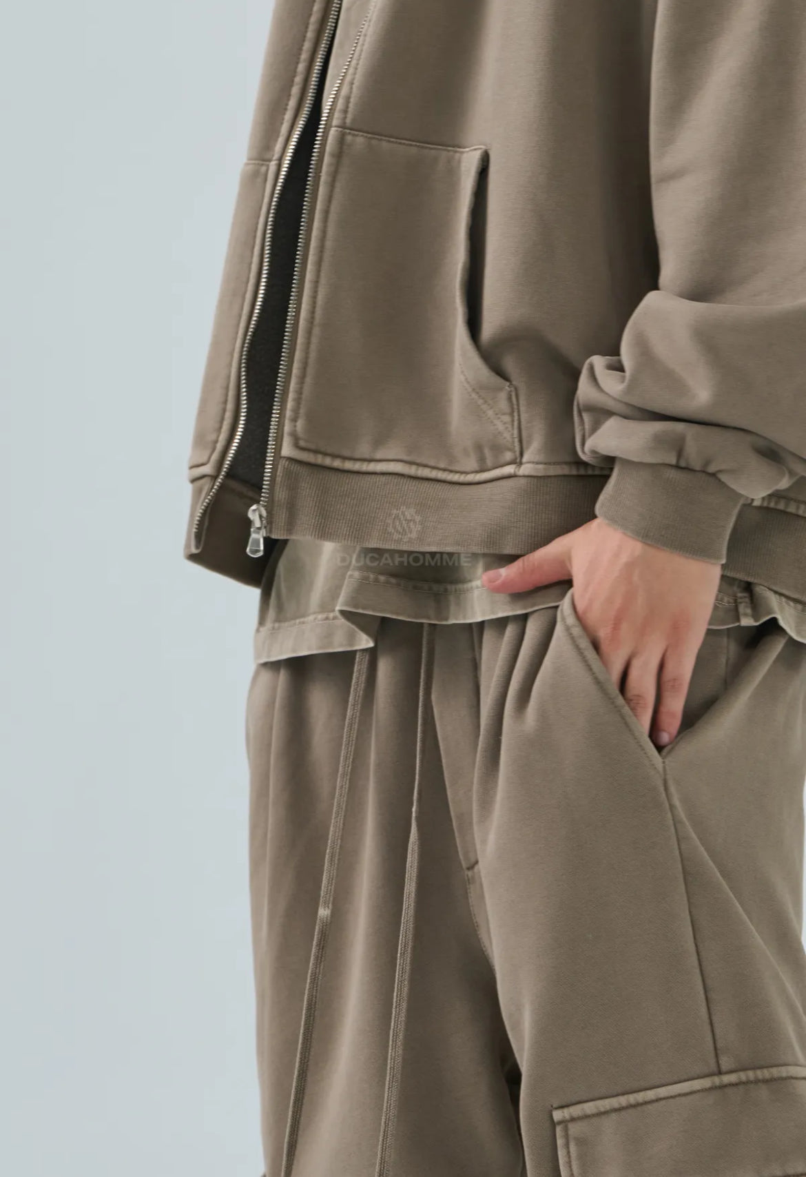 completo da uomo duca homme zip e cappuccio e pantaloni cargo