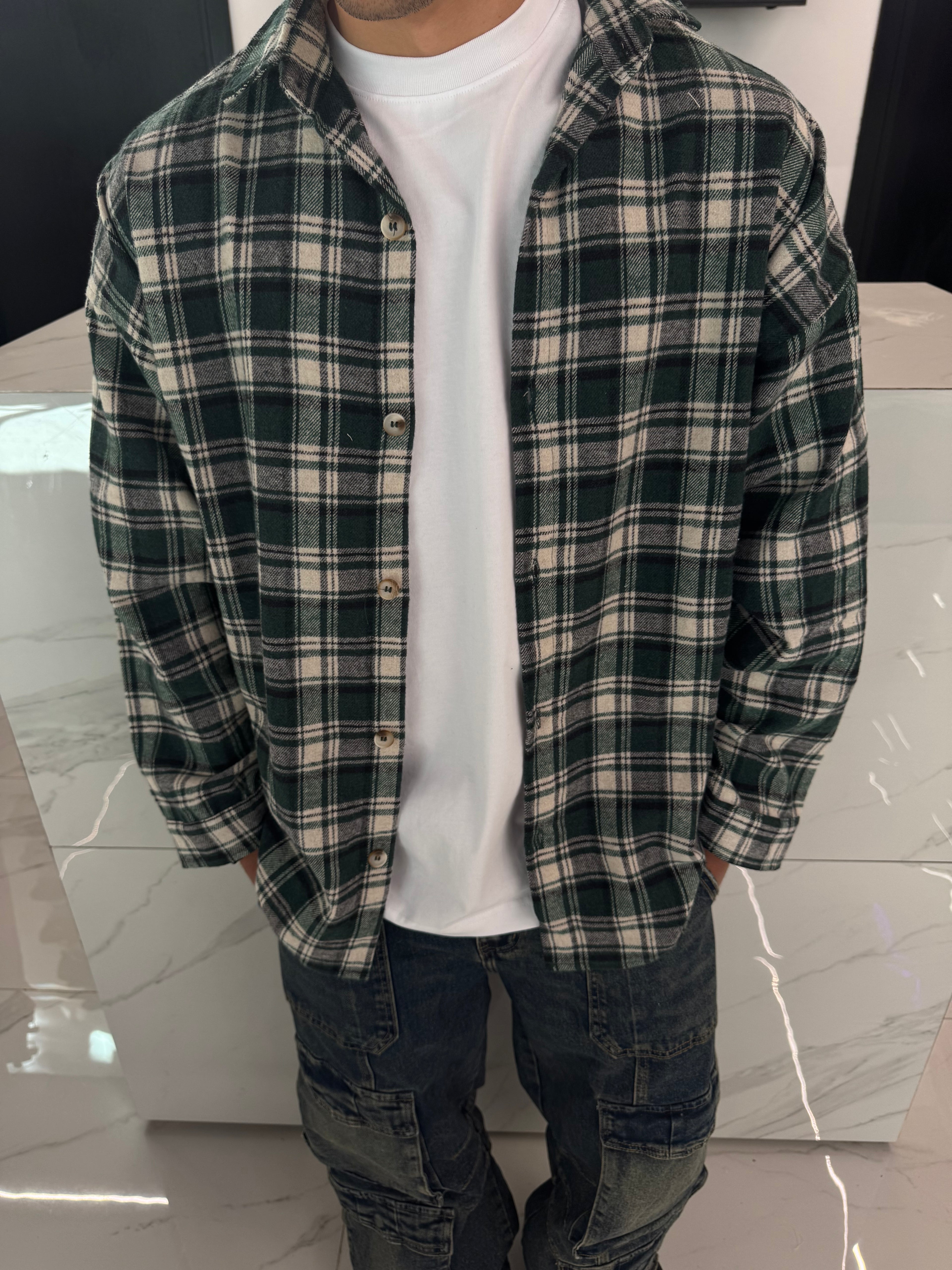 camicia a quadri over con bottoni per outfit gionaliero facile da abbinare stile duca home