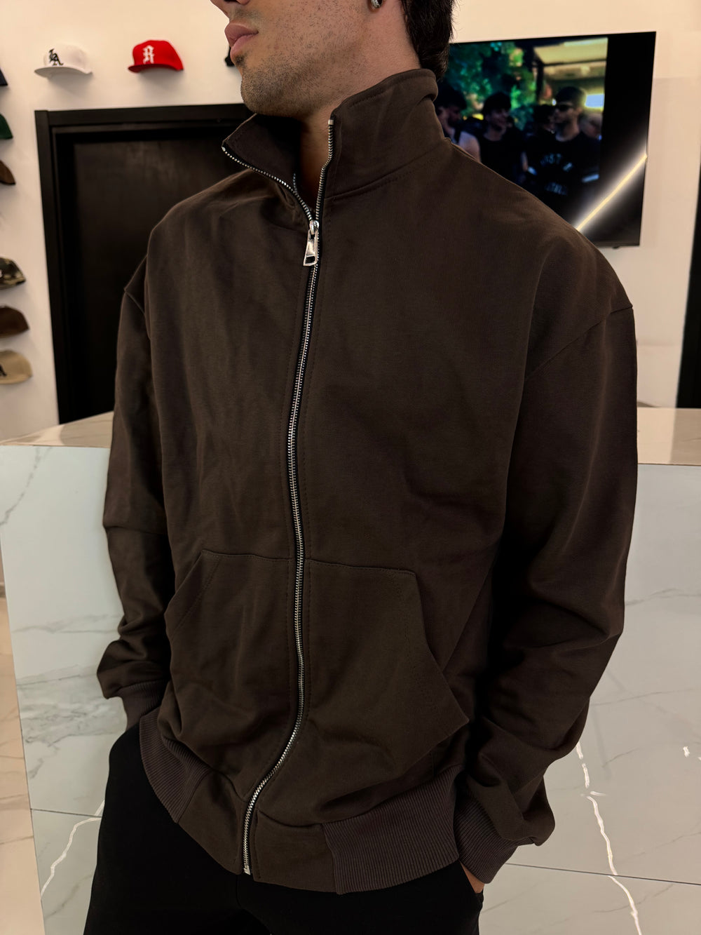 Felpa Collo Alto Zip Garzata Marrone Duca Homme | Caldo Streetwear