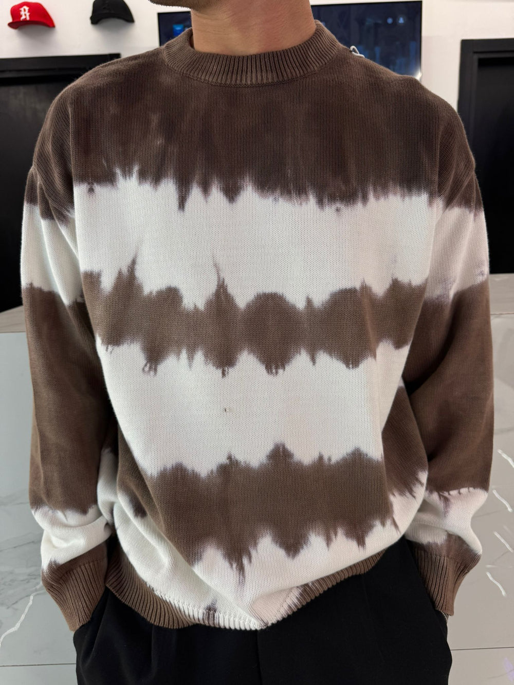 Maglione Girocollo Uomo Effetto Tie Dye a Righe Marrone - Duca Homme