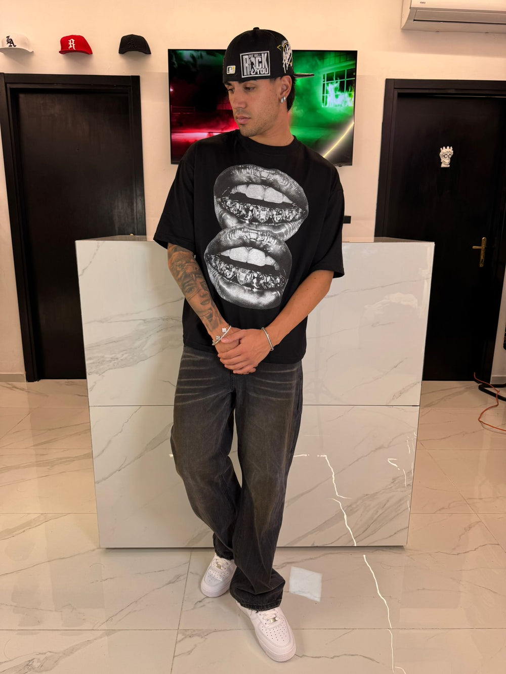 T-Shirt Oversize Nera Uomo Stampa Luxury Grillz - Duca Homme