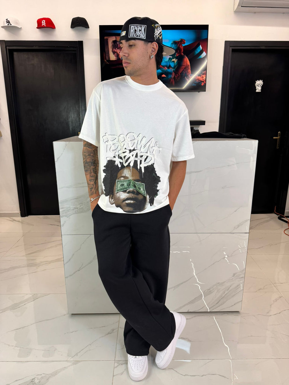 T-Shirt Oversize Bianca Uomo Stampa Graffiti Street Art - Duca Homme
